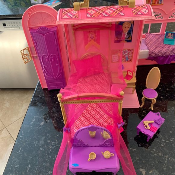 Barbie Princess Charm School Bedroom and Bath Playset with RARE Dalancy Doll - Picture 2 of 7